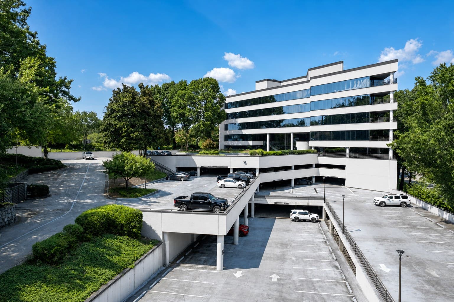 Arrival court and parking access